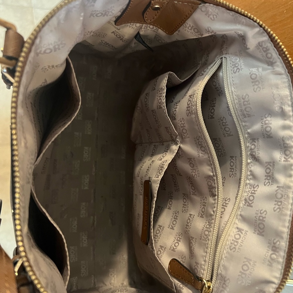 Handbag - Picture 3 of 6